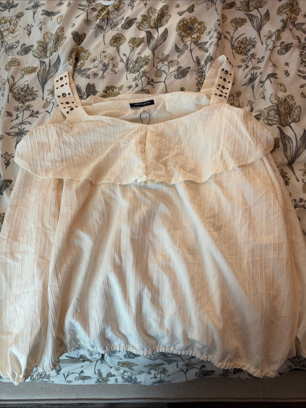 NWT Cable and gauge Cream Ruffle-Front Strappy Women's Top